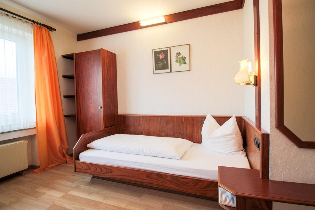 Hotel-Restaurant Lowen Süßen Chambre photo