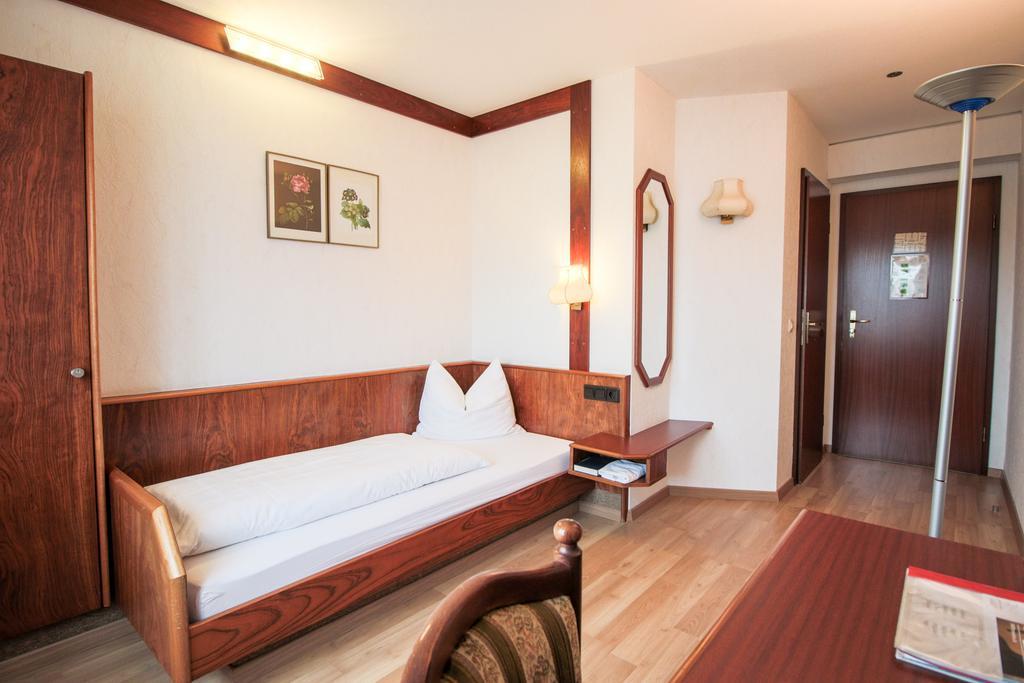 Hotel-Restaurant Lowen Süßen Chambre photo