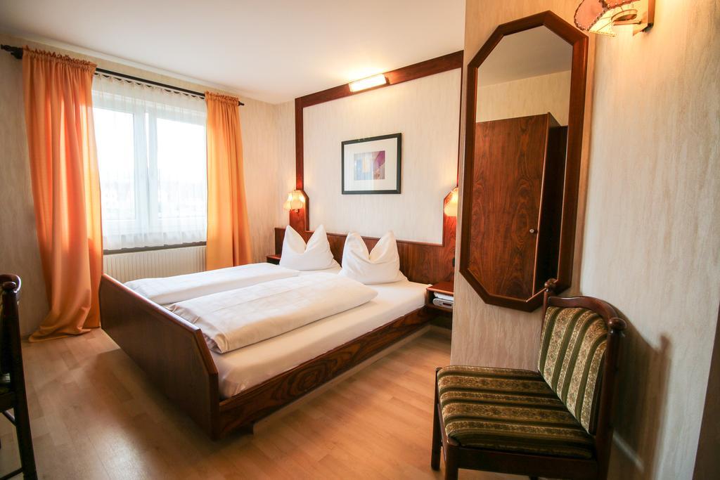 Hotel-Restaurant Lowen Süßen Chambre photo