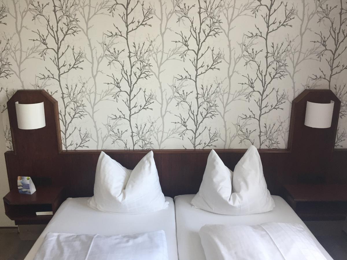 Hotel-Restaurant Lowen Süßen Extérieur photo