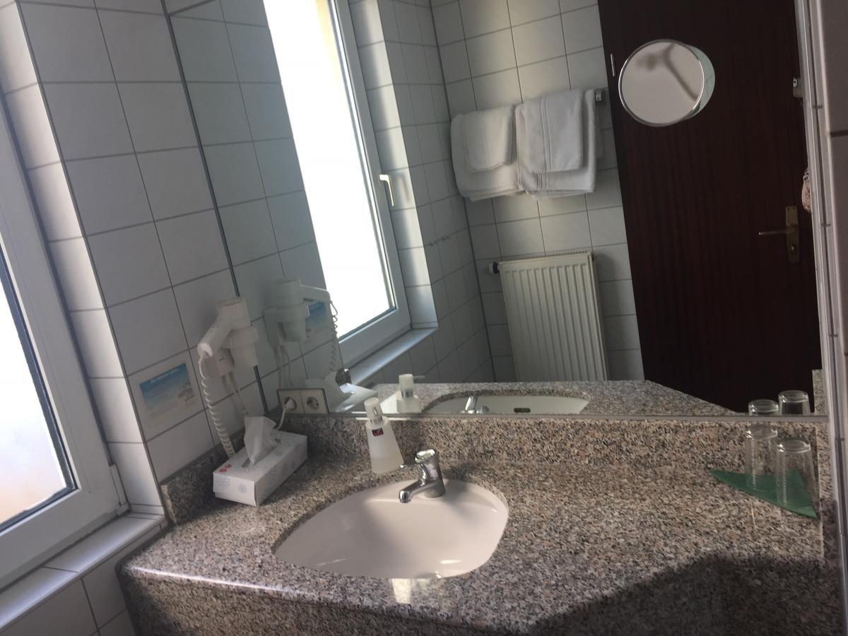 Hotel-Restaurant Lowen Süßen Extérieur photo